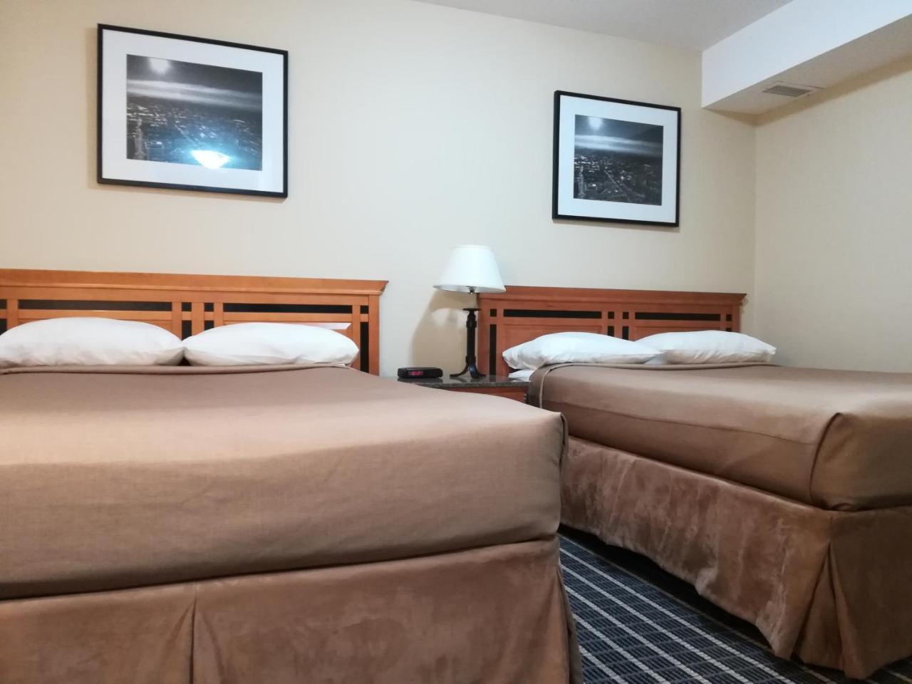Medicine Hat Inn & Suites Екстер'єр фото