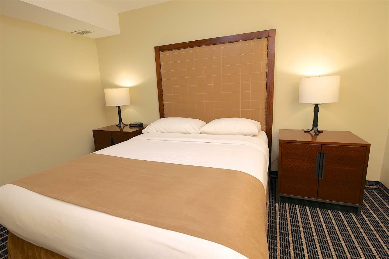 Medicine Hat Inn & Suites Екстер'єр фото