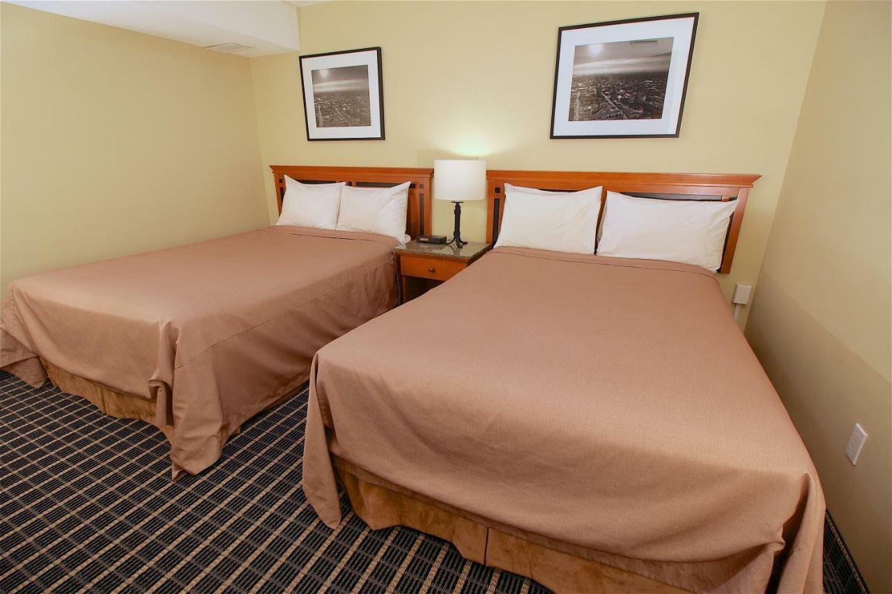 Medicine Hat Inn & Suites Екстер'єр фото