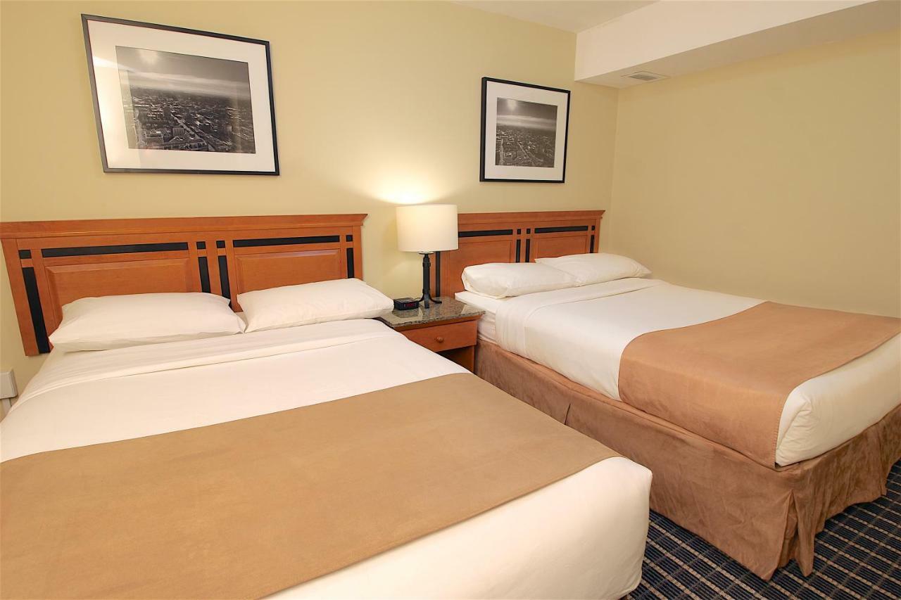 Medicine Hat Inn & Suites Екстер'єр фото
